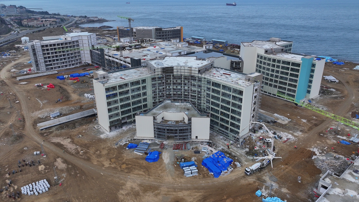 İnşası devam eden Trabzon Şehir Hastanesi'nin yüzde 70'i tamamlandı