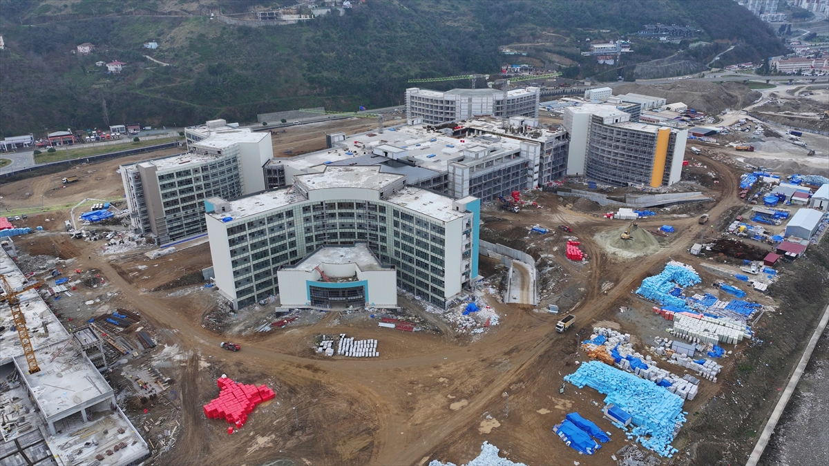 İnşası devam eden Trabzon Şehir Hastanesi'nin yüzde 70'i tamamlandı