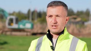 Hatay'da enkazdan kurtardığı bebeği görmek istiyor