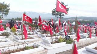 Deprem bölgesindeki tüm mezarlıklarda hüzün ve gözyaşı vardı