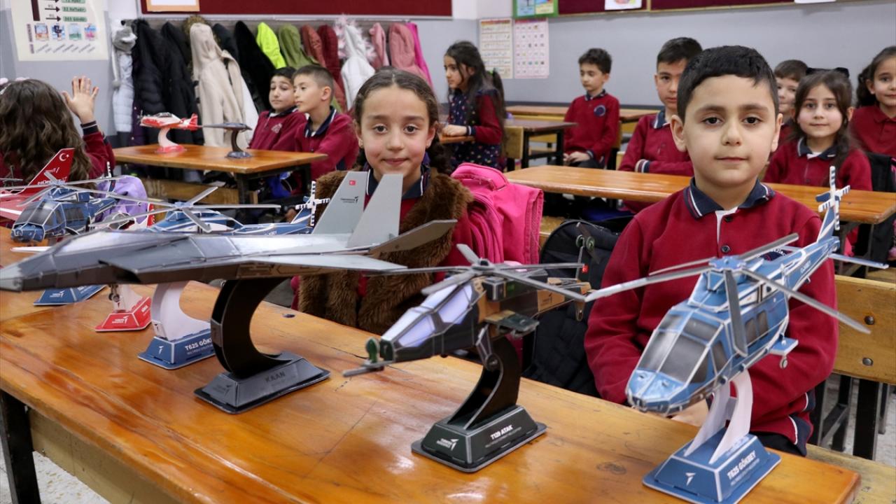 "İleride öğrencilerimin bu maketlerin gerçeğini yapacağına inanıyorum"