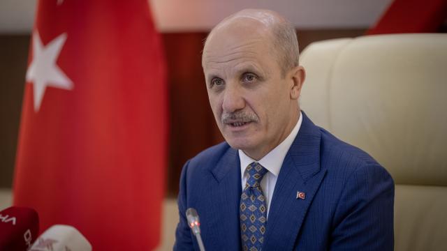 YÖK Başkanı Özvar'dan adaylara geleceğin meslekleri tavsiyesi haber görseli
