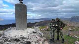 Santorini’deki Nea Kameni volkanik adacığında sismik aktivite ve olası riskler için incelemeler yapılıyor
