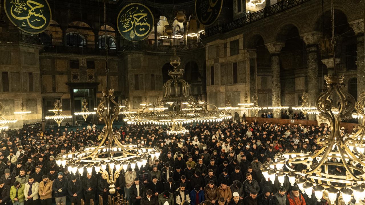 Ramazanın müjdecisi Berat Kandili idrak edildi