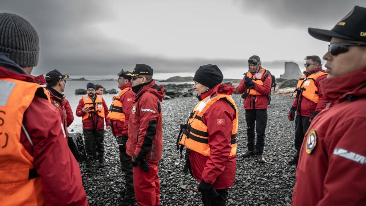 Türkiye ile Ekvador arasında diplomatik ilişkiler için tören düzenlendi