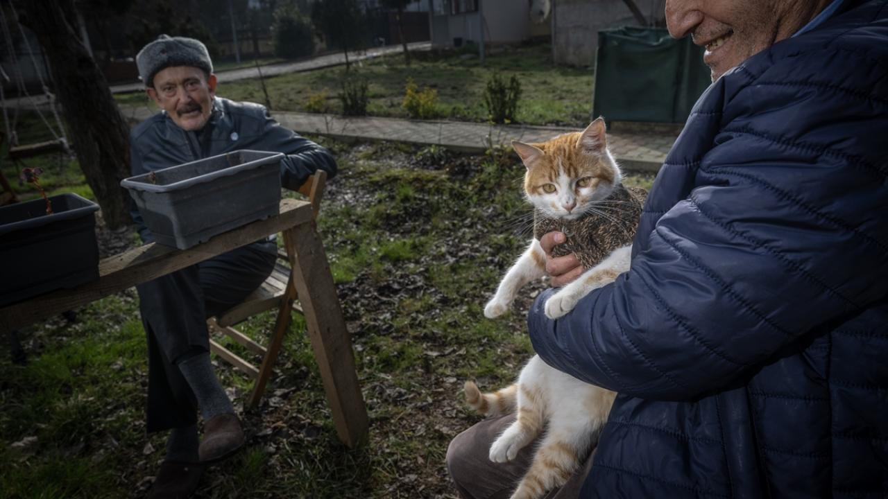 "Burası kedileri de yaşlılarımızı da çok mutlu ediyor"