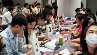 Bangkok'ta Sevgililer Günü kapsamında toplu nikah töreni düzenlendi