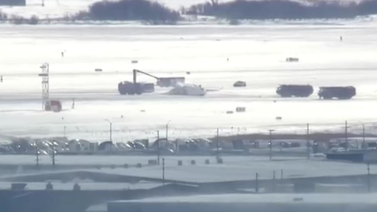 plane-toronto-re-2333444.jpg