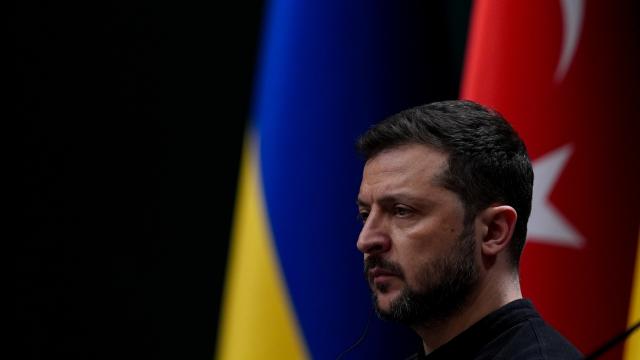 Ukrayna Devlet Başkanı Zelenskiy Ankara'ya geldi haber görseli