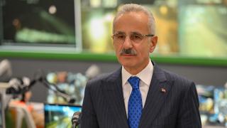 Bakan Uraloğlu: Karadeniz'de petrol tankerinin İDA ile vurulduğunu düşünüyoruz