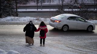 Başkentte buzlanma günlük yaşamı etkiliyor