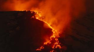 İtalya'da Etna Yanardağı'nda yeniden lav akışı meydana geldi