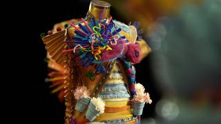 Devlet Tiyatroları atıklardan tasarlanan kostümleri sanatla buluşturdu