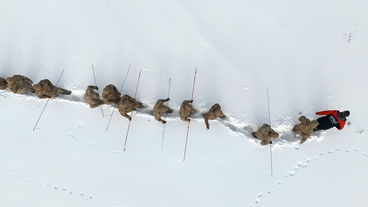 "Komandolar çok kısa sürede bölgeye ulaşarak kazazedeleri canlı kurtarabilir"