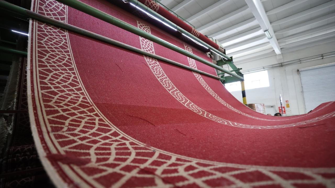 "Şam`a yakışır bir halı yapmamız lazımdı ve yaptık"