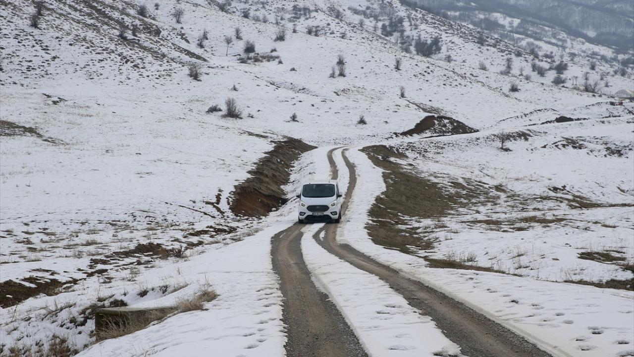 Kadın komutanlar köy köy gezerek KADES'i anlatıyor