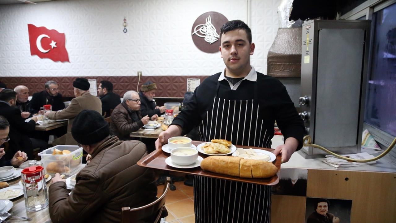 "İlçeye gelenlere de ikram ediyoruz"
