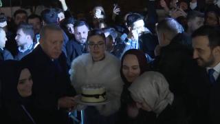 Cumhurbaşkanı Erdoğan'a gençlerden doğum günü sürprizi