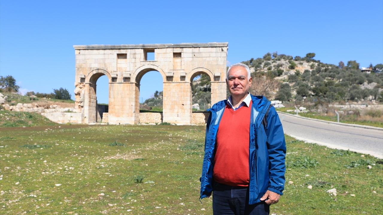 "Kent kapısı anıtsal bir giriş"