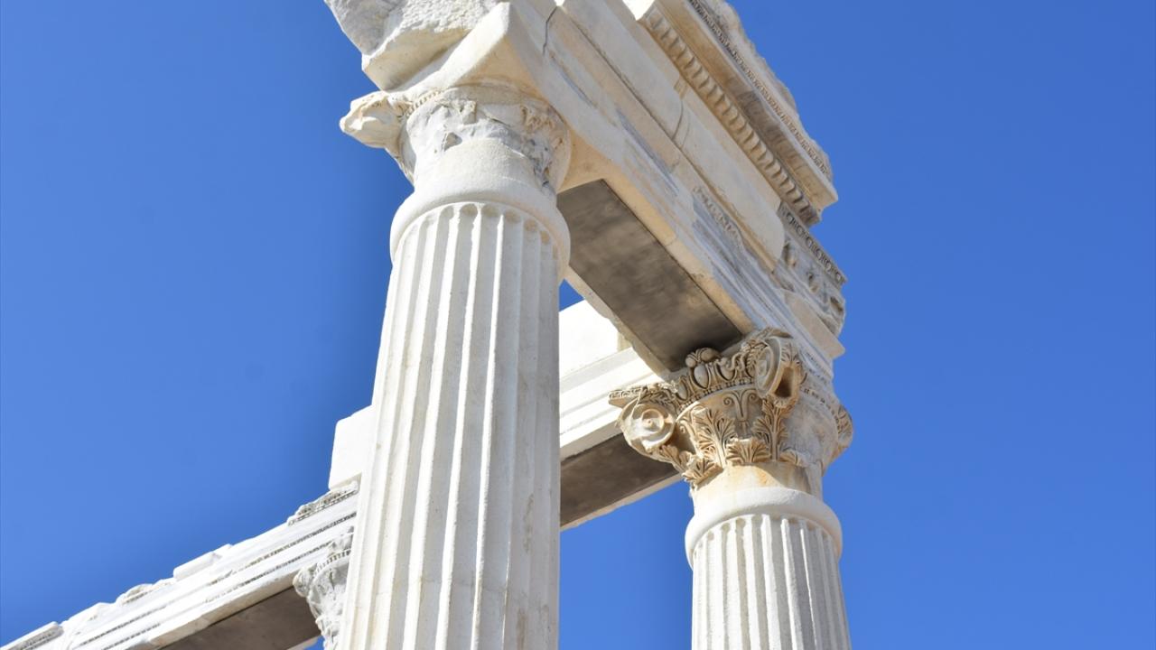 "Benzerleri olsa da özel bir örnek"