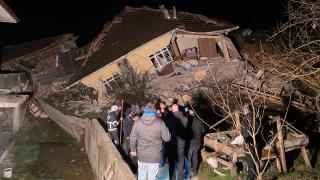 Sinop'ta heyelan: 3 ev yıkıldı