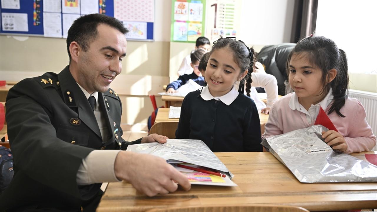 "İlk mektuplarını Mehmetçiğimize yazması, onlara ödül ve karşılık olacaktır"