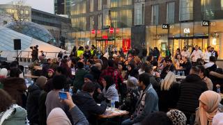 Hollanda’da Gazze ve Filistin’e destek amaçlı sokak iftarı