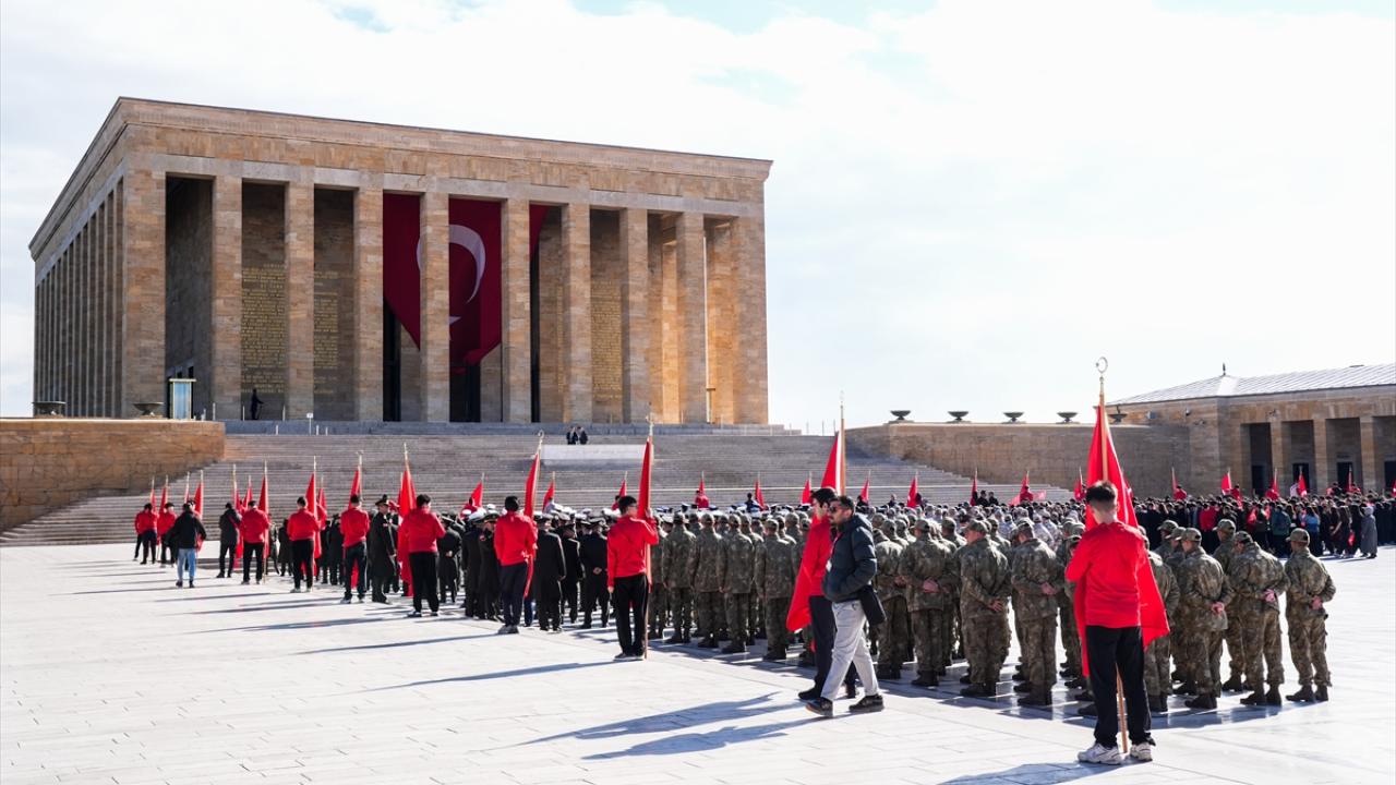 Çanakkale Zaferi'nin 110’uncu yıl dönümü dolayısıyla Anıtkabir'de tören düzenlendi