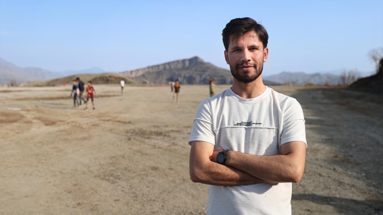 "Dedem genellikle şalvarıyla oynuyor"