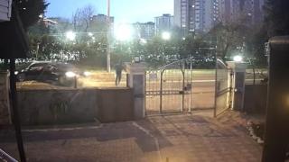 Otomobile arkadan çarptı, tepki görünce ortalığı birbirine kattı