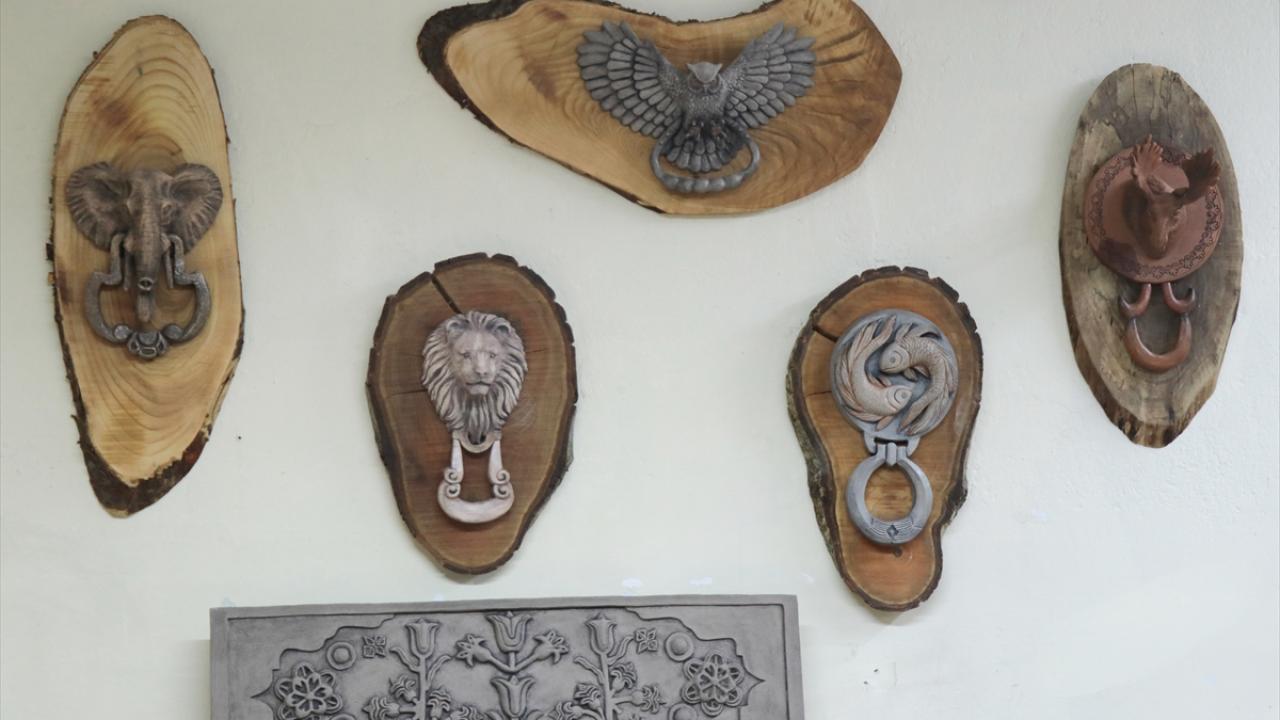 Hayvan figürlü kapı tokmakları yapıldı