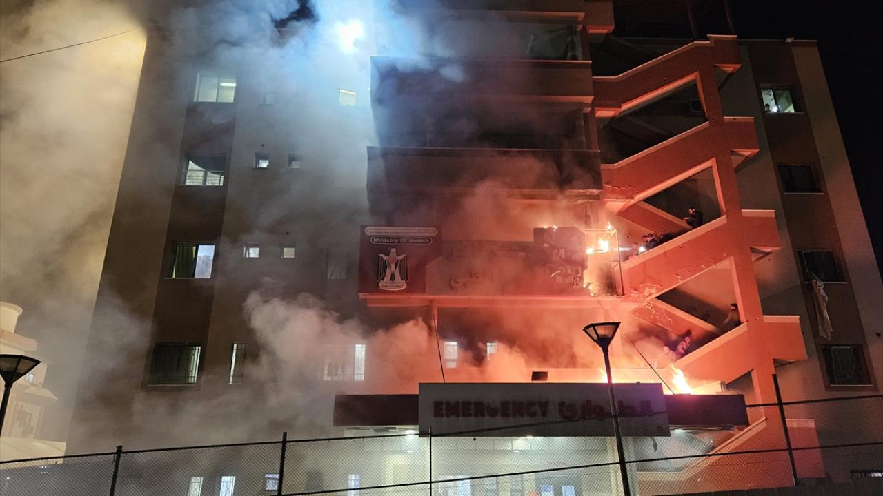 Ateşkesi bozan İsrail ordusu, Gazze`ye şiddetli saldırıları yeniden başlattı