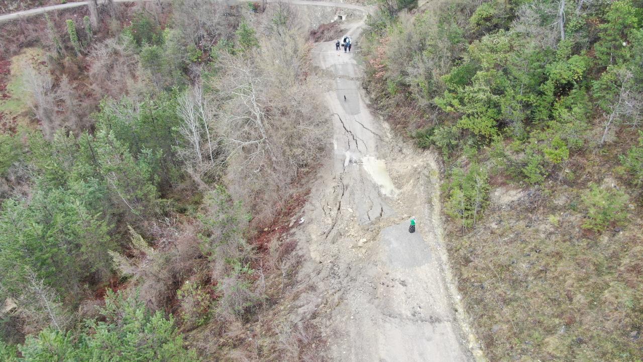 Yağan karların birden erimesi heyelana neden oldu