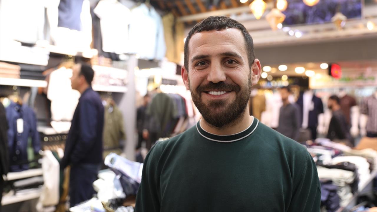 Ramazan ayında çarşılar gece vakti canlanıyor