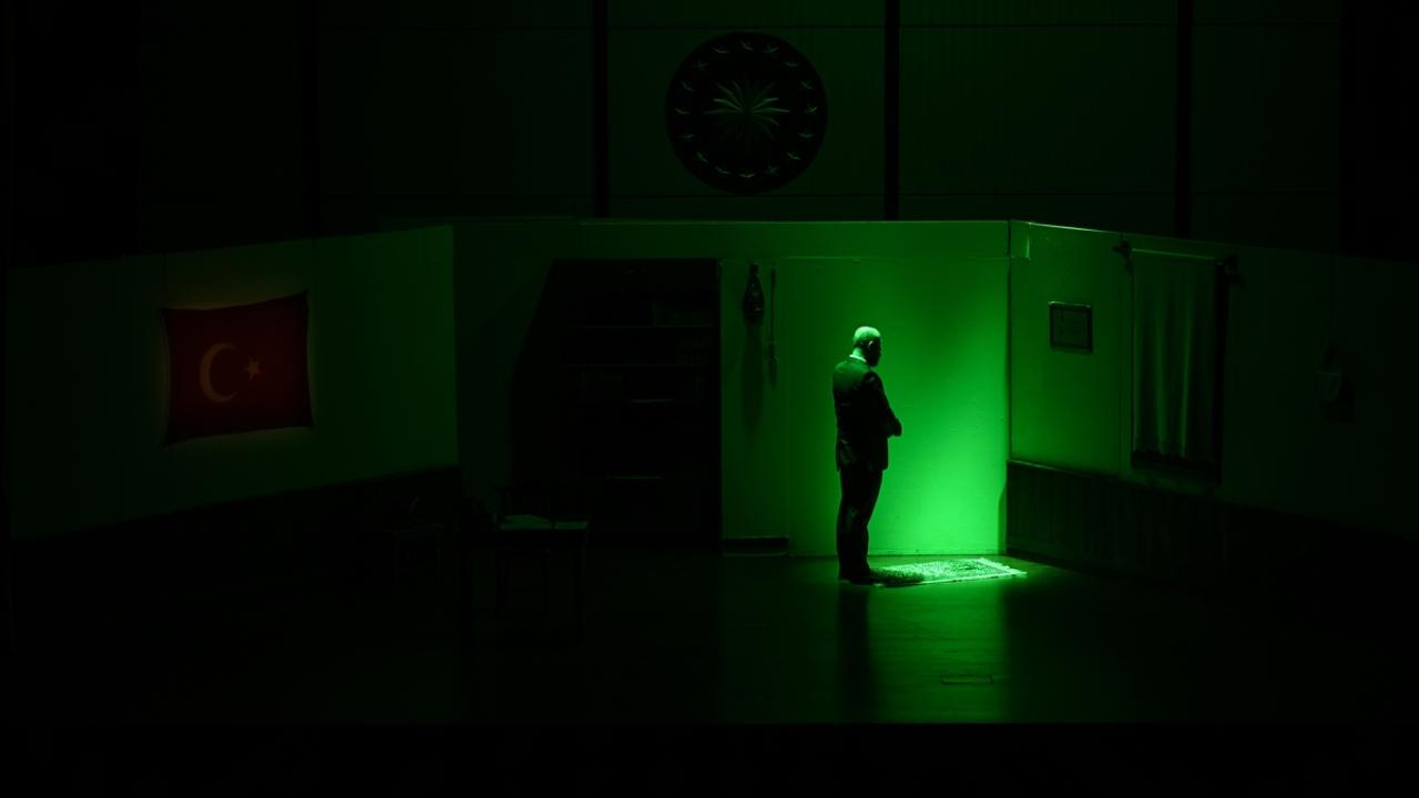 "Külliye'de Ramazan" etkinliklerinde "Şair, Şiir, Şuur" tiyatro oyunu seyirciyle buluştu