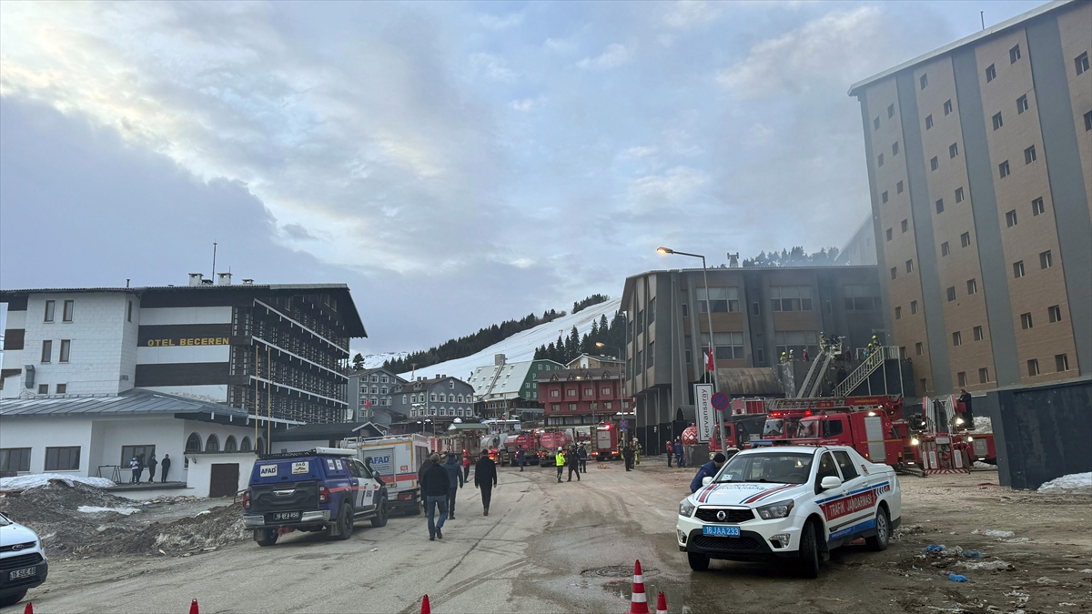 Uludağ'da kapatılan otelde yangın çıktı: 2 kişi hayatını kaybetti