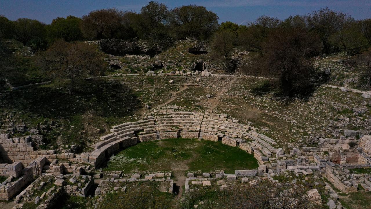 Teos`un ziyaretçisi artıyor