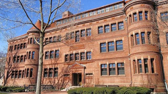 ABD'de yargıç, Trump yönetiminin Harvard Üniversitesine açtığı antisemitizm davasını düşürdü haber görseli