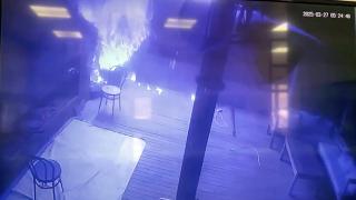 Bir kıvılcımla başladı, alevler oteli işte böyle sardı