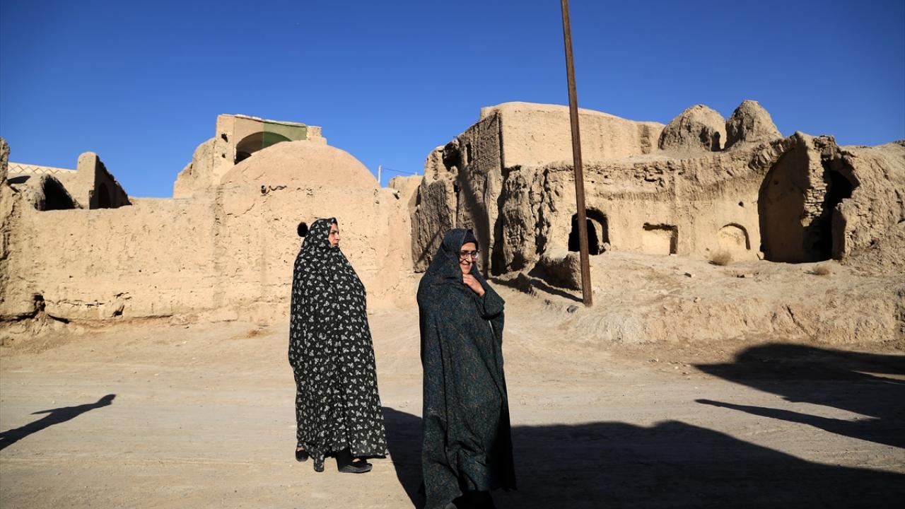 Kurtan Kalesi Deylemiler, Selçuklular ve İlhanlılar dönemine dayanıyor