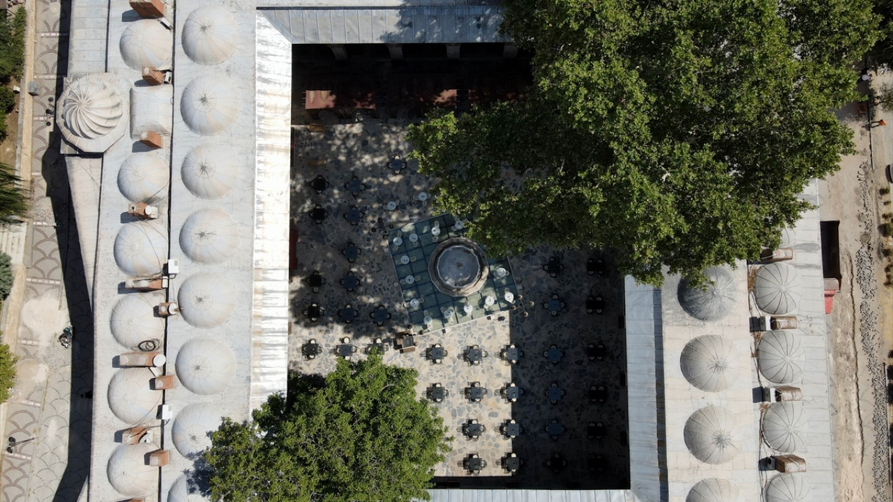 Rüstem Paşa Kervansarayı (1561)