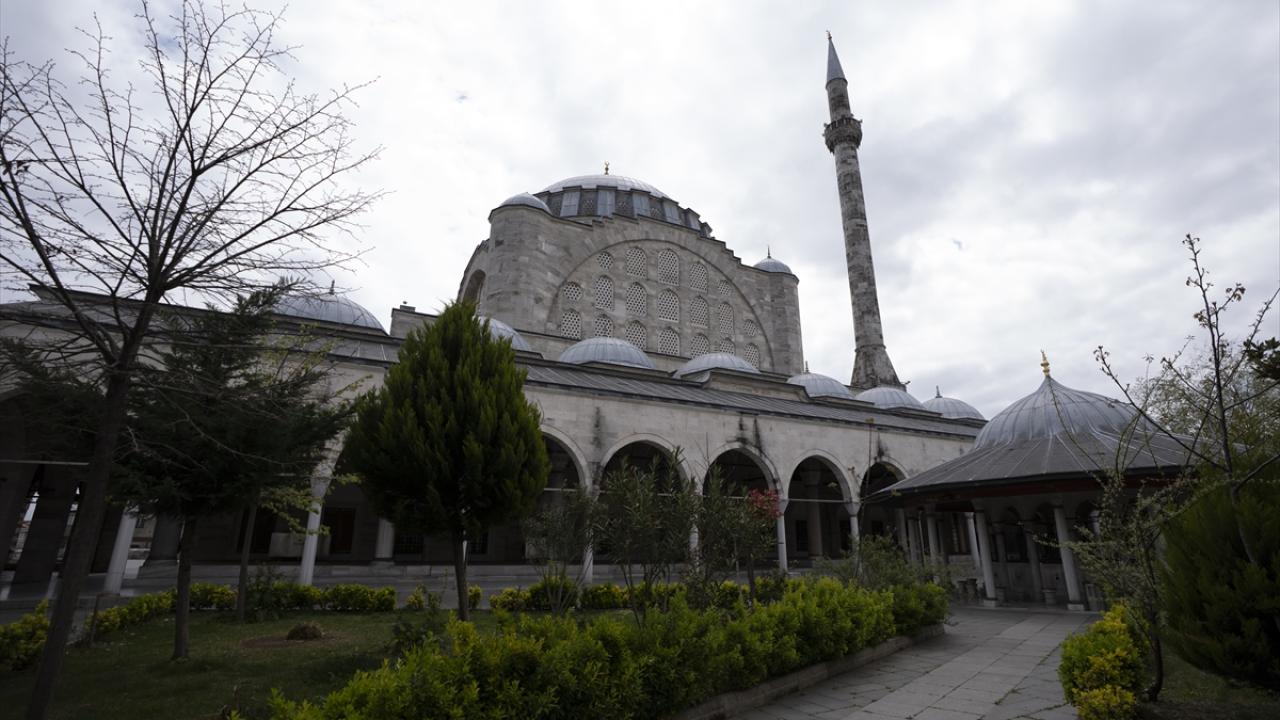 Sinan`ı anlatan eserler ortaya konulmadığı için gizemler devam ediyor