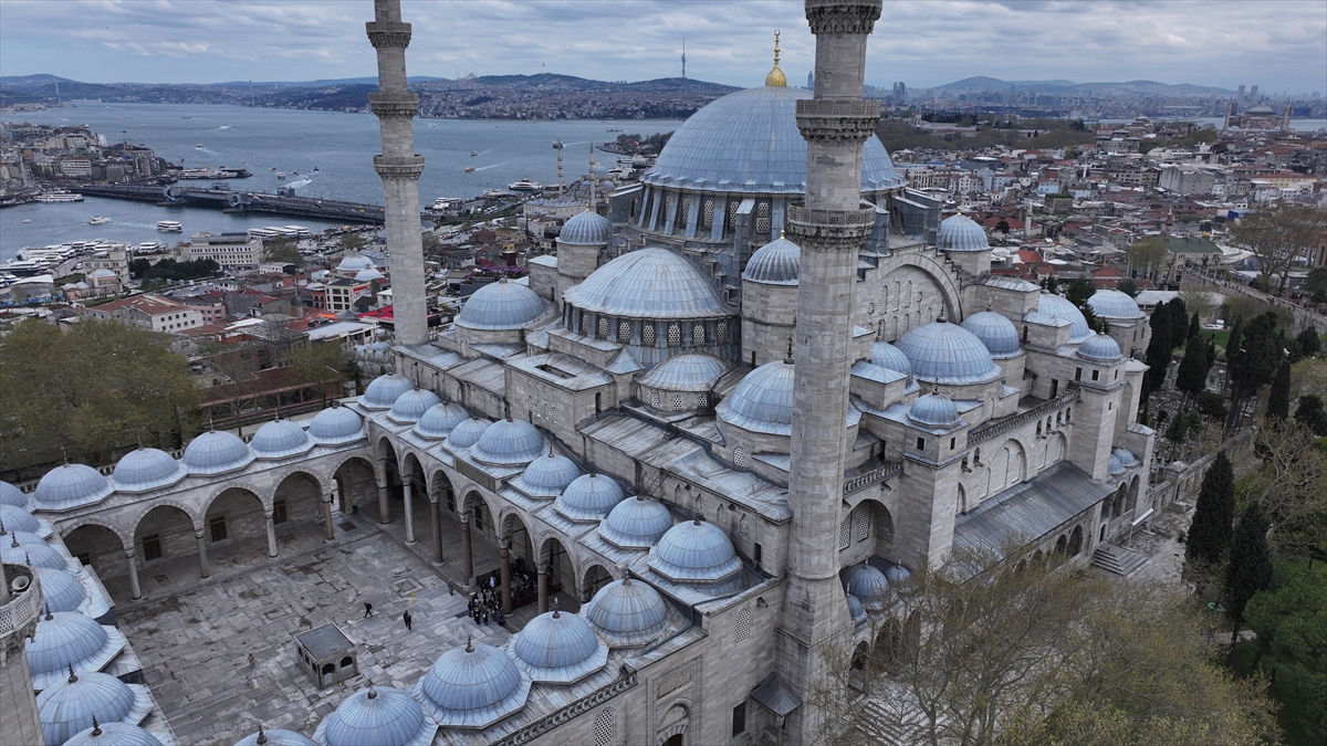 "Mimar Sinan`ın inşaat tekniklerinden haberimiz olmadığı zaman gizemler ilave ediyoruz"