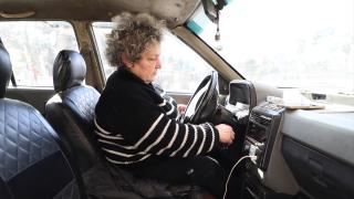 Savaşta kocasını kaybeden Halepli kadın geçimini taksi şoförlüğüyle sağlıyor