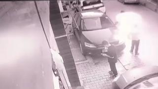 Çocuğun elinde torpil işte böyle patladı