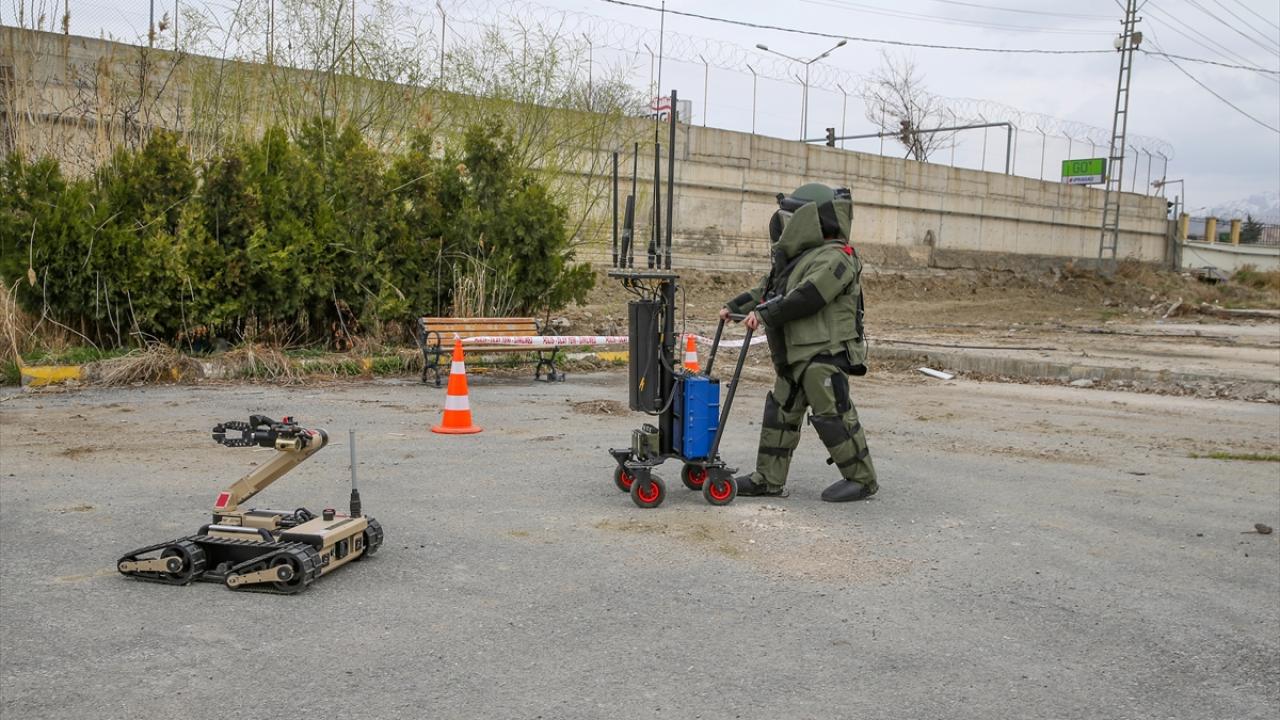 "Türkiye`deki 5 kadın bomba uzmanından biriyim"