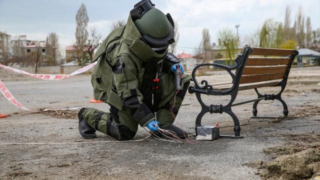 Berlin'de İkinci Dünya Savaşı'ndan kalma bomba bulundu haber görseli