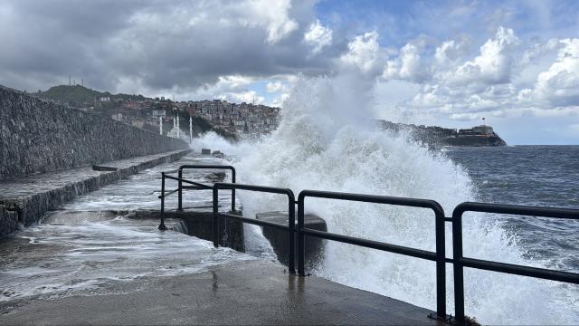 Zonguldak'ta denize girişler 2 gün yasaklandı haber görseli