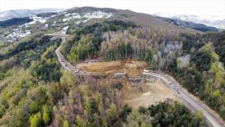 Kastamonu-Çatalzeytin kara yolu heyelan nedeniyle ulaşıma kapandı