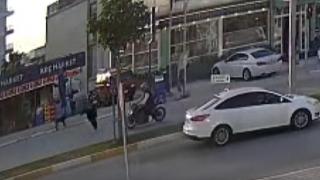 Başıboş köpekten kaçarken motosiklet çarptı